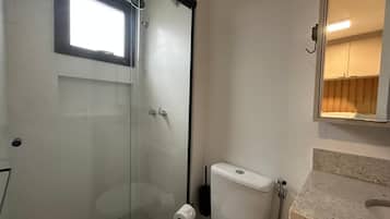 Basic Apartment | Bathroom