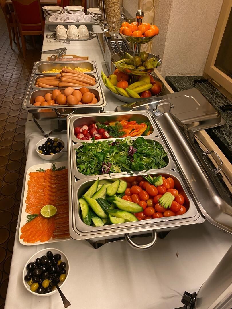 Daily full breakfast for a fee