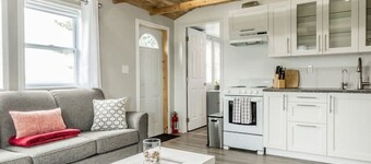 Elegant home away from home - Valley View