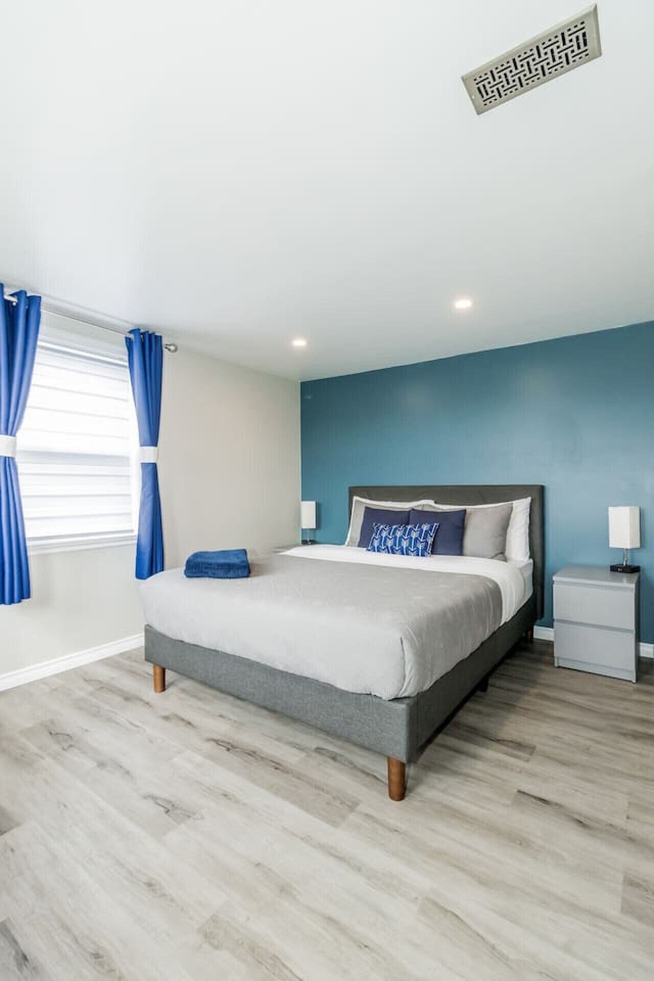 2 soverom, strykejern/-brett, reiseseng for barn og wi-fi