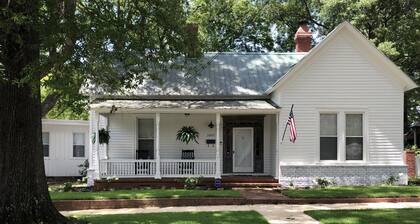 Jacklin Cottage at Generals' Quarters