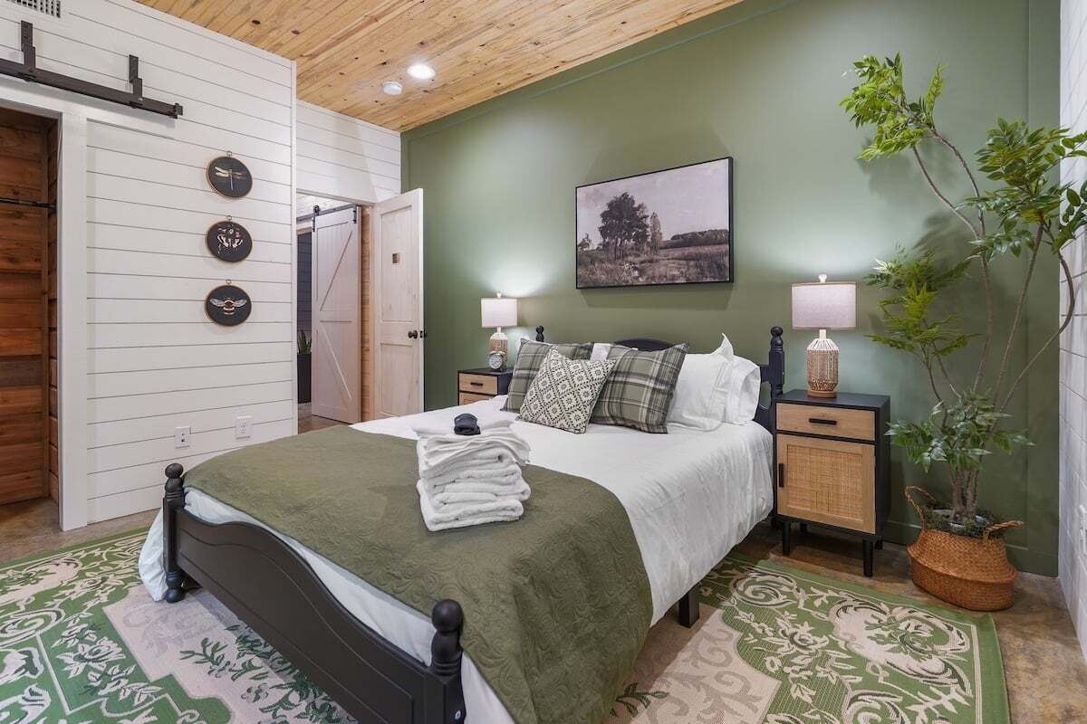 5 多间卧室、免费 WiFi、床单