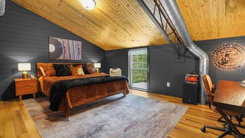 5 bedrooms, free WiFi, bed sheets