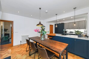 House, 3 Bedrooms, Non Smoking | Private kitchen