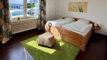 1 slaapkamer, een strijkplank/strijkijzer, wifi