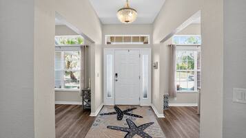 House, 4 Bedrooms | Interior