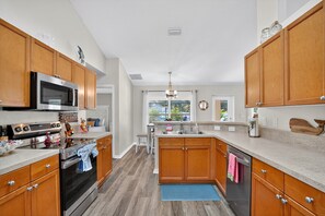 Maison, 4 chambres | Cuisine privée | Réfrigérateur, cafetière-théière, bouilloire électrique, grille-pain