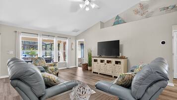 House, 4 Bedrooms | Living area | Smart TV, streaming services