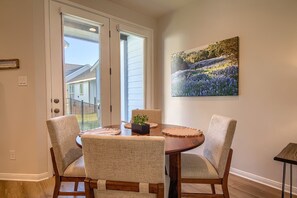House, 2 Bedrooms | Dining