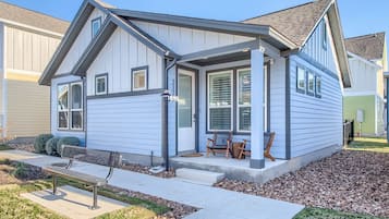 House, 2 Bedrooms | Exterior