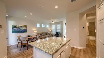 House, 2 Bedrooms | Interior