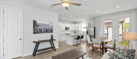 House, 2 Bedrooms | Living area | Smart TV