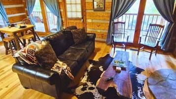 Cabin, 2 Bedrooms | Living area