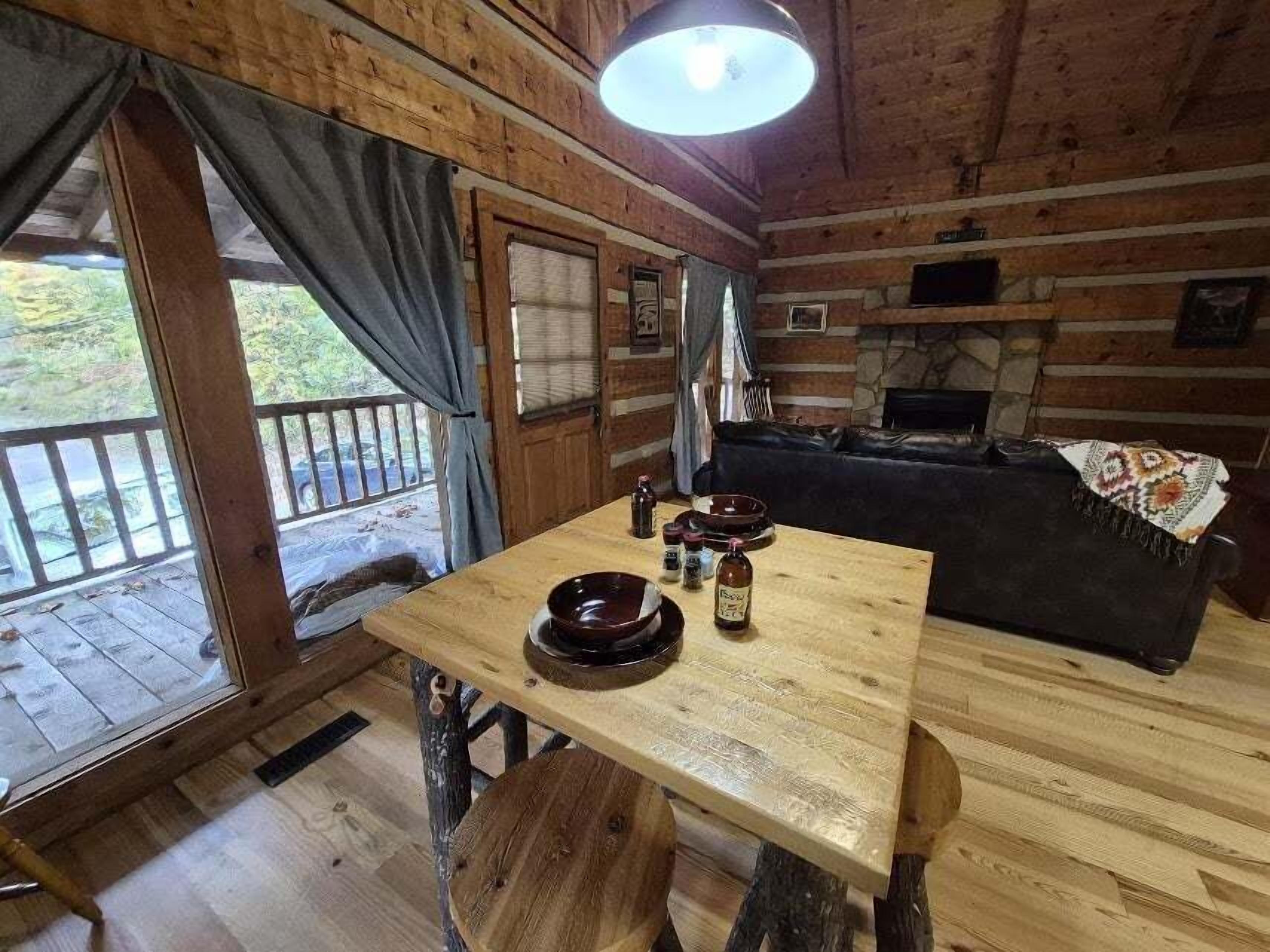 Cabin, 2 Bedrooms | Dining