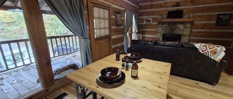 キャビン 2 ベッドルーム | レストラン