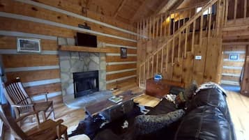 Cabin, 2 Bedrooms | Living area