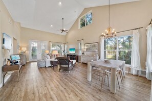 Hus, 3 soverom | Oppholdsområde | Smart-TV