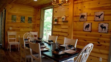 Hytte - 4 soveværelser | Spiseområde