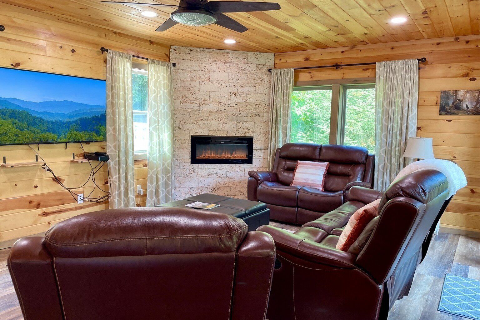 Cabin, 4 Bedrooms | Living area | Smart TV