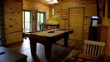 Cabane, 4 chambres | Salle de jeux