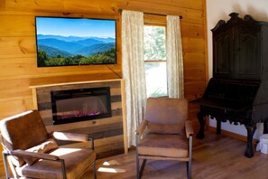 小屋, 3 间卧室 | 起居区 | 智能电视