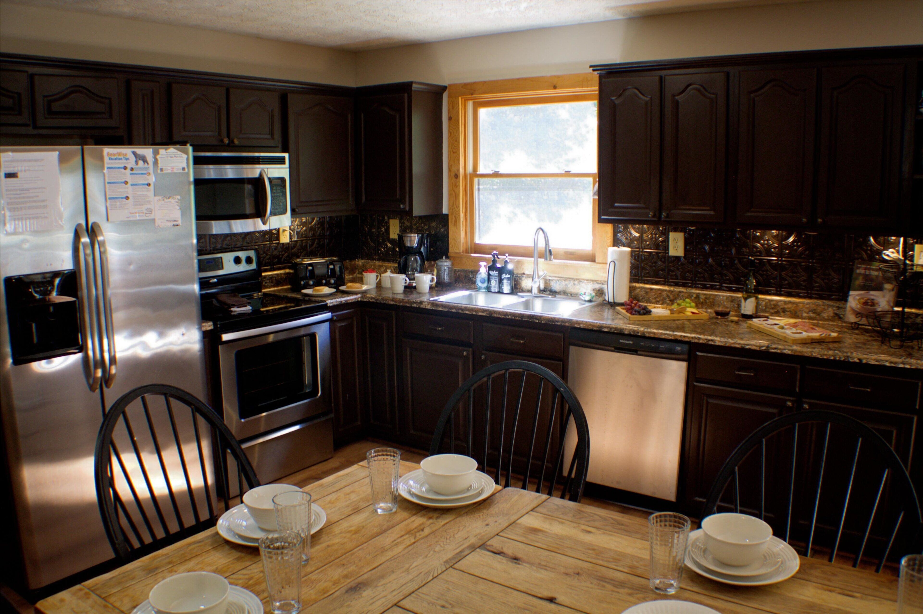 Cabin, 3 Bedrooms | Private kitchen | Coffee/tea maker, toaster