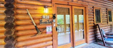 Cabin, 1 Bedroom | Exterior detail