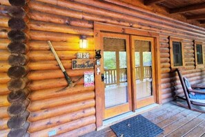 Cabin, 1 Bedroom | Exterior detail - Prospector - Pigeon Forge 1 Bedroom Cabin (Sevierville)