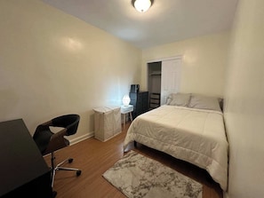 1 bedroom, free WiFi, bed sheets - Large 1-Bed Steps from Penn Station (New York)