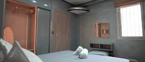 2 室のベッドルーム、アイロン / アイロン台、WiFi (無料)、車椅子でアクセスできる設備