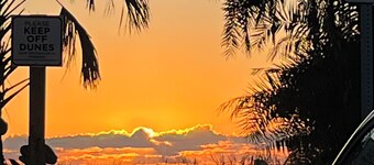 In Bonita Springs, Guest Suit 10 min to beach