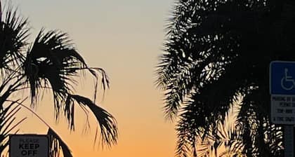 In Bonita Springs, Guest Suit 10 min to beach