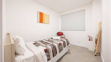 Cortinas blackout, tabla de planchar con plancha y wifi gratis