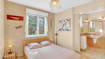 1 bedroom, WiFi, bed sheets