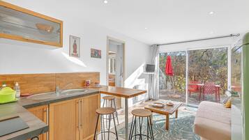 Fridge, microwave, stovetop, coffee/tea maker