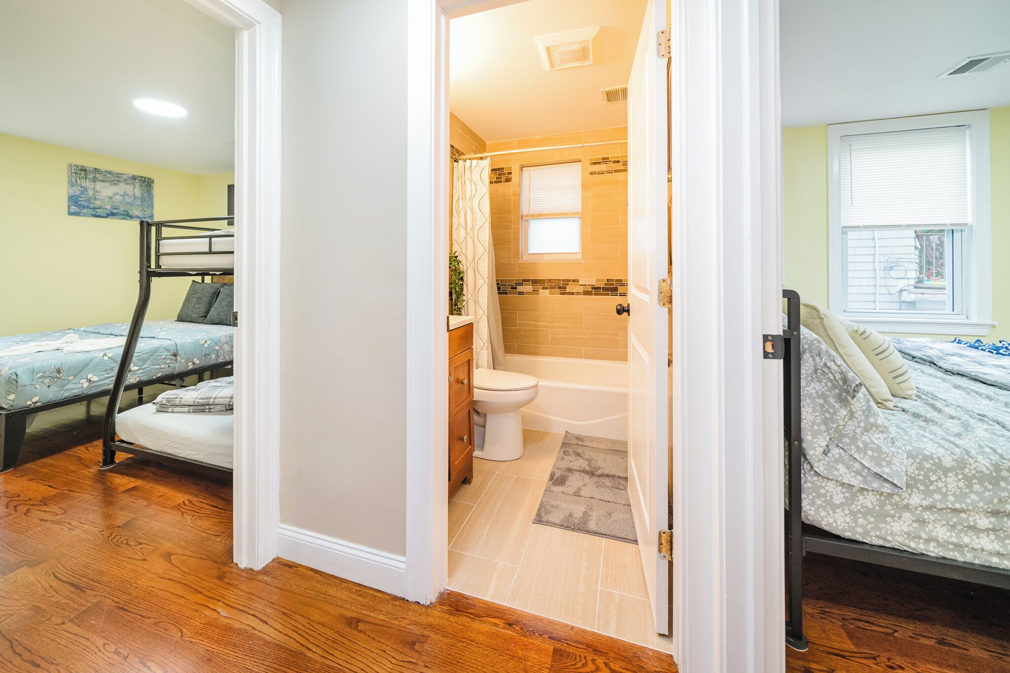 6 chambres, fer et planche à repasser, Wi-Fi gratuit, draps fournis