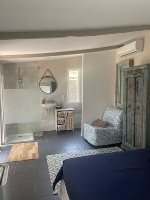 4 bedrooms, iron/ironing board, WiFi, bed sheets - Beautiful, fully air-conditioned villa with 4 master bedrooms, swimming pool, (Vidauban)