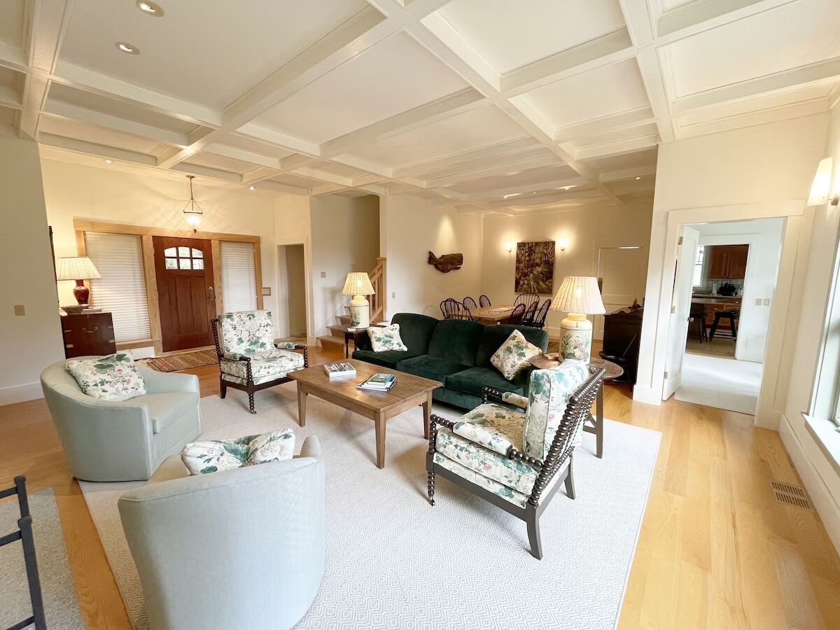 Smart TV, fireplace, table tennis, offices