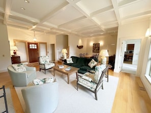 Smart TV, fireplace, ping pong, offices