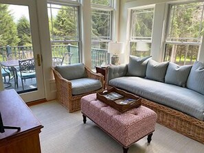 Smart TV, fireplace, ping pong, offices