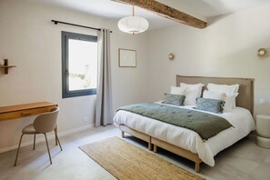 Superior Double Room, 1 King Bed, Pool View