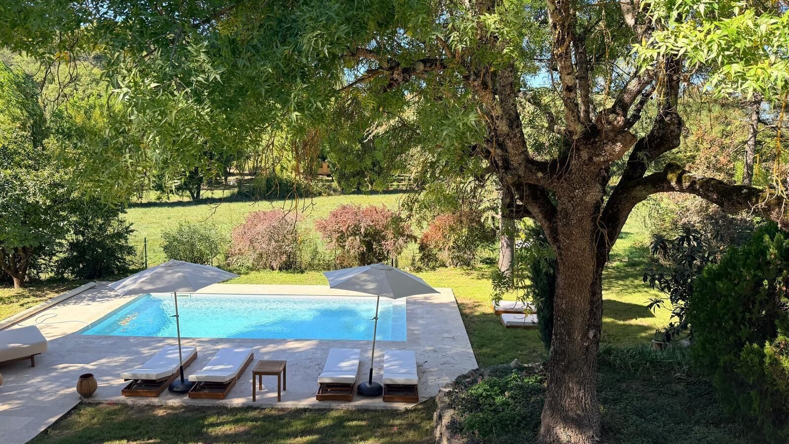 Superior Double Room, 1 King Bed, Pool View | Free WiFi