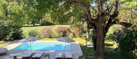 Superior-dobbeltværelse - 1 kingsize-seng - udsigt til pool | Gratis Wi-Fi