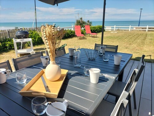 Villa bord de mer ...les pieds dans l'eau !