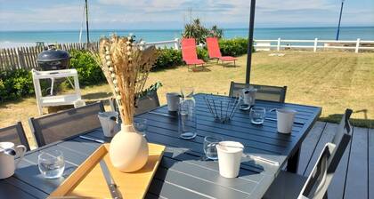 Villa bord de mer ...les pieds dans l'eau !