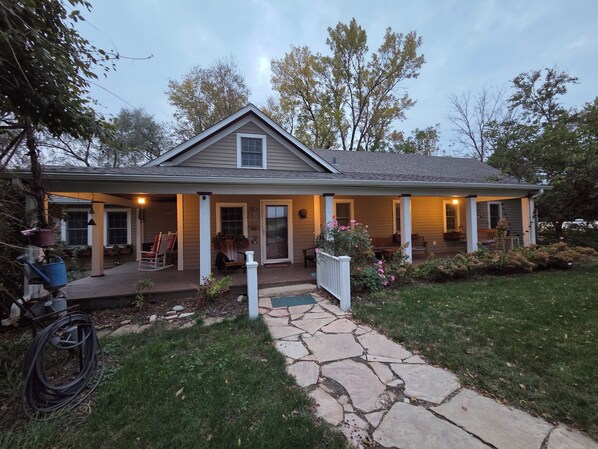 المنشأة من الخارج