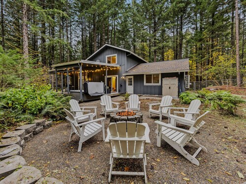 Park Forest Hideaway -Mt Hood Retreat with Hot Tub