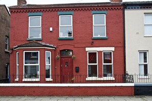 Exterior detail - Comfortable Room in Shared House (Liverpool)