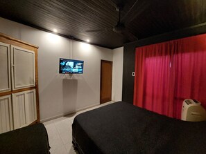 Iron/ironing board, WiFi, bed sheets - El GOMERITO (pet friendly) (Resistencia)