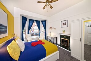 Iron/ironing board, WiFi, bed sheets - Close to City Centre Shared Bath (Merseyside)